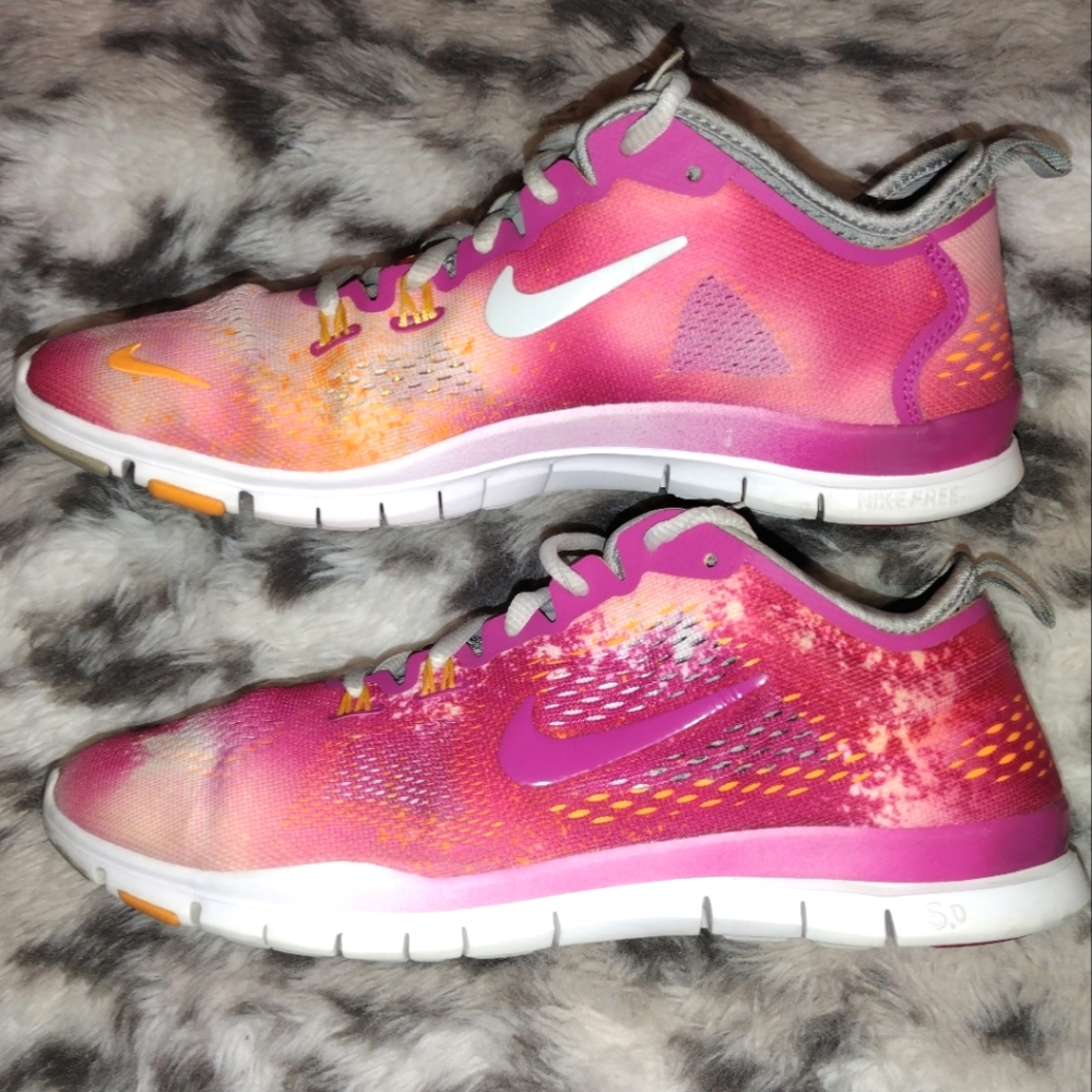 Hot Pink, Orange, & White Nike Free TR Fit 4 Running Shoes size 8.5 EUC